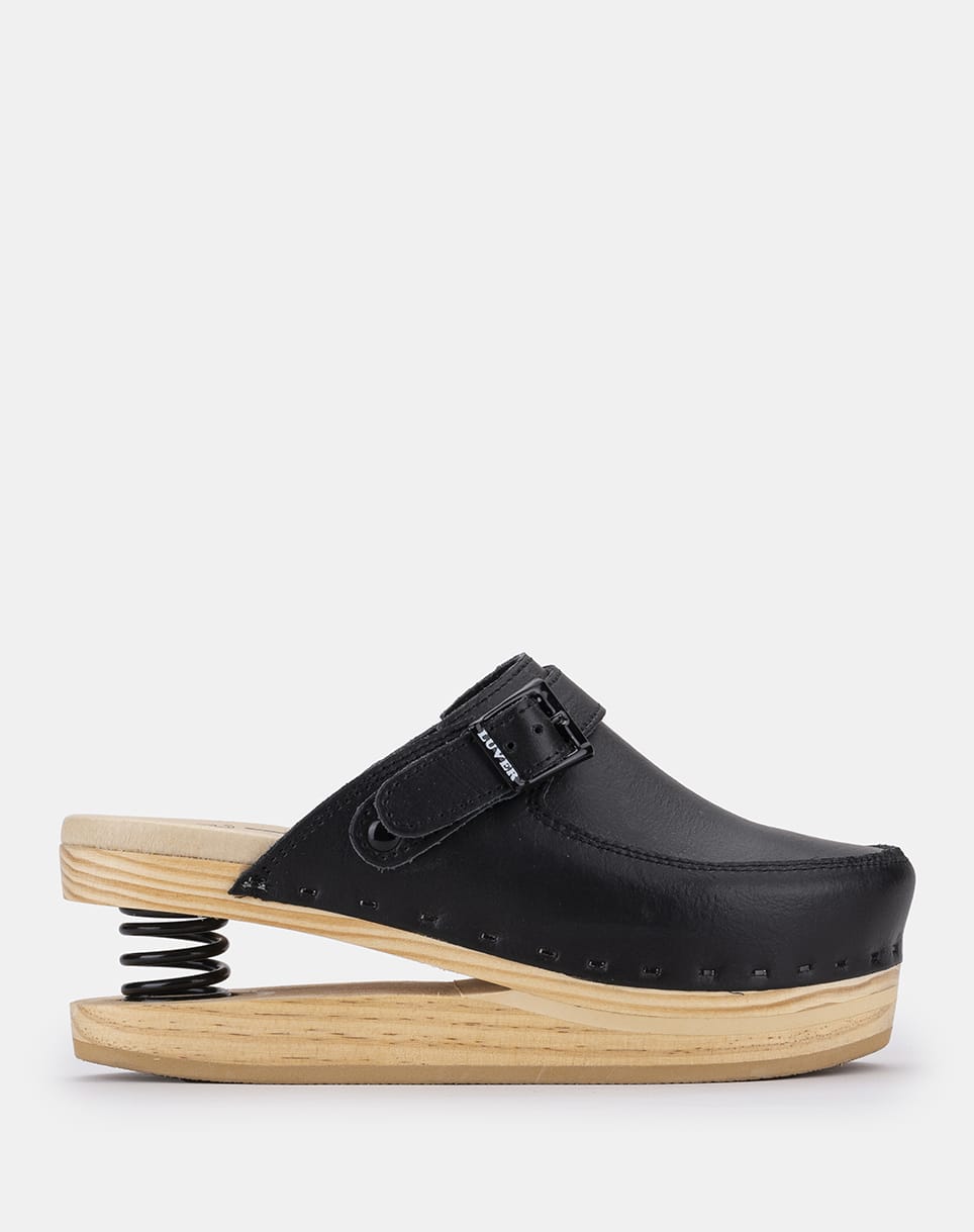 Zuecos negros